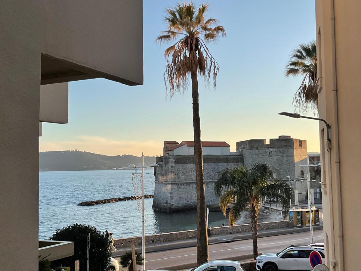 Somptueux Appartement Face A La Mer Тулон Екстериор снимка