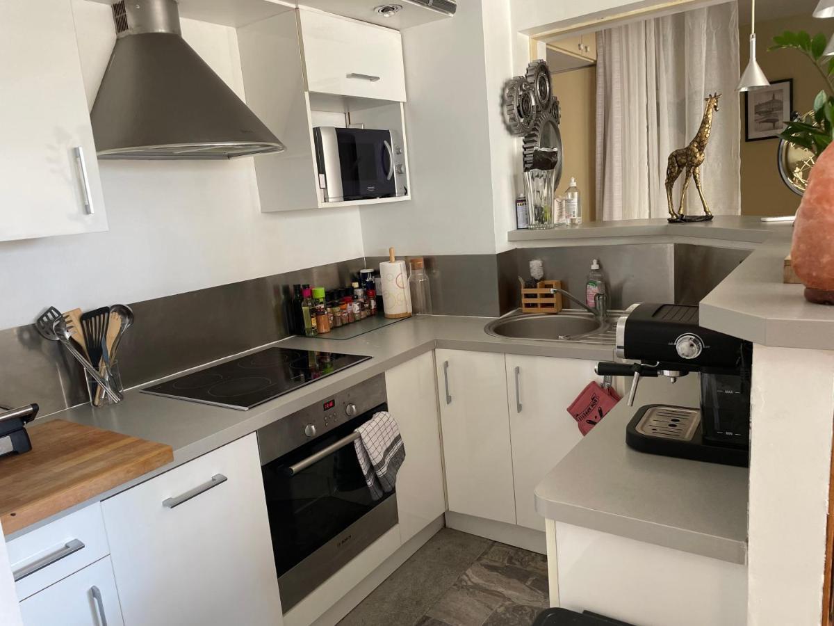 Somptueux Appartement Face A La Mer Тулон Екстериор снимка